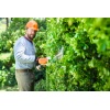 102546_trim-tall-hedges_hq_p_2023-01_0009_global.jpg